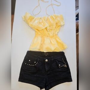 Guess Top + Black short Jean